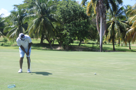 Can't get any closer from Ian Campbell as he Boggies the 15th hole